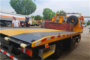 广丰附近拖车电话号码服务